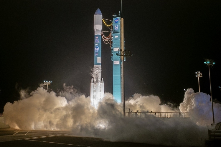 Final launch of Delta II rocket.